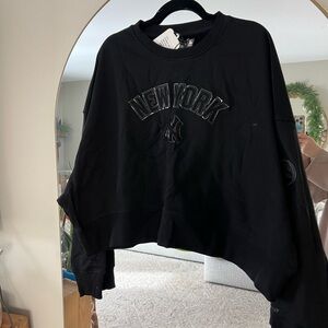 MLB New York Yankees sweatshirt